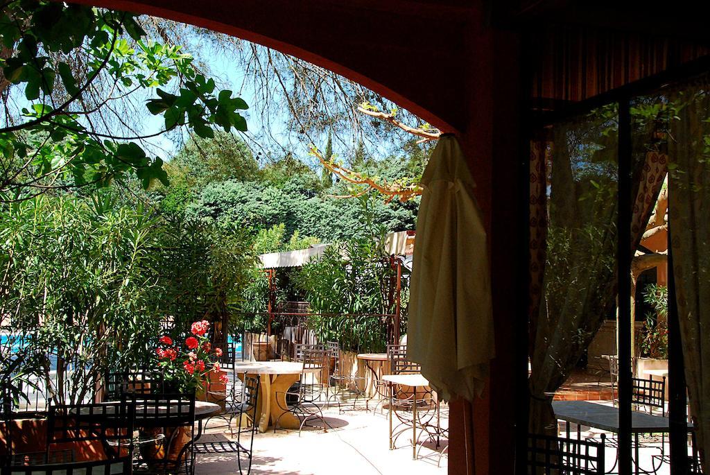 Hotel Les Mazets Des Roches Tarascon Exterior photo