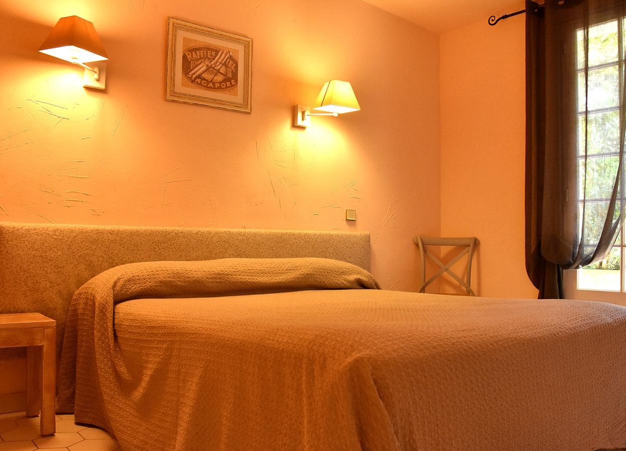 Hotel Les Mazets Des Roches Tarascon Exterior photo