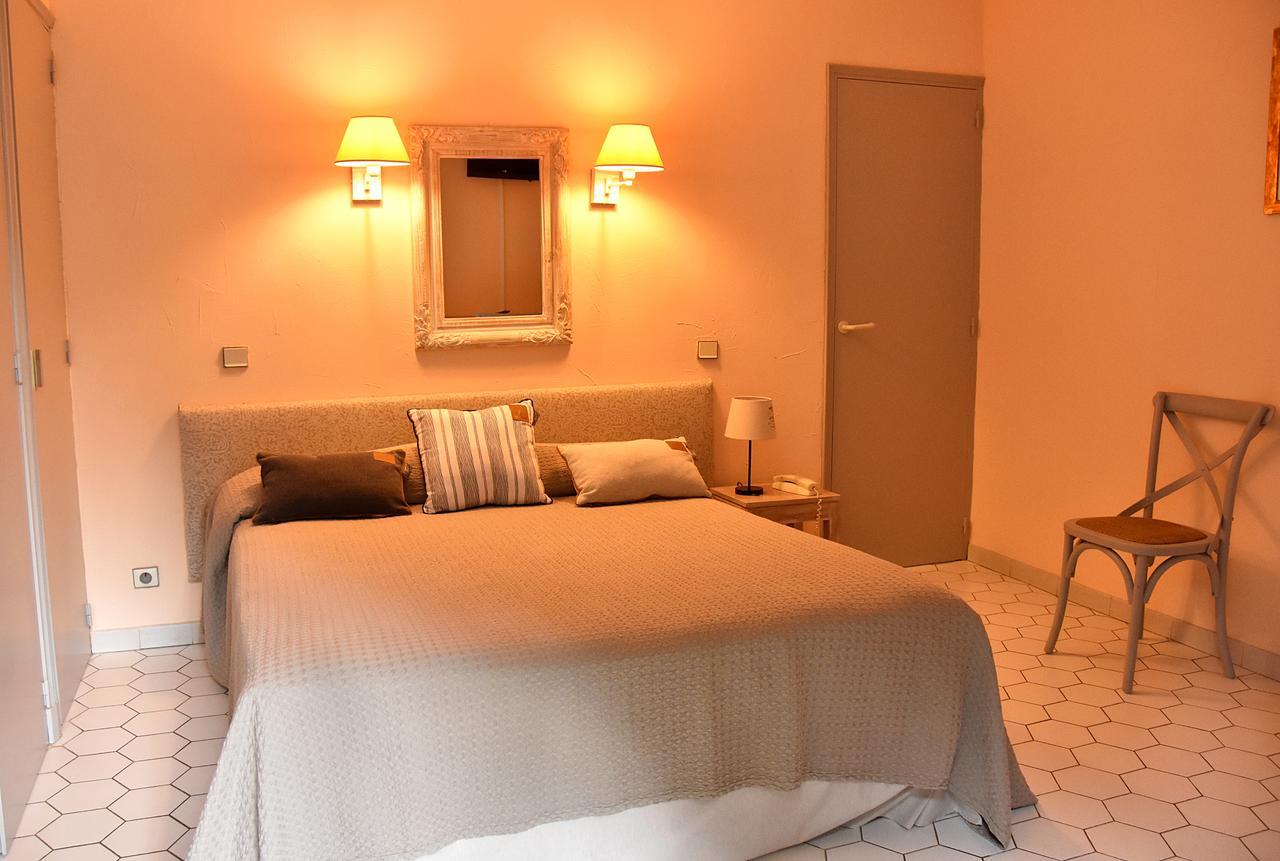 Hotel Les Mazets Des Roches Tarascon Exterior photo
