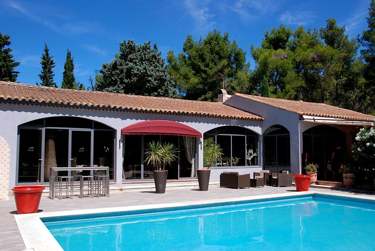 Hotel Les Mazets Des Roches Tarascon Exterior photo