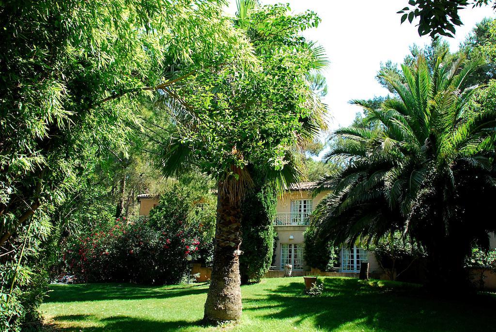 Hotel Les Mazets Des Roches Tarascon Exterior photo